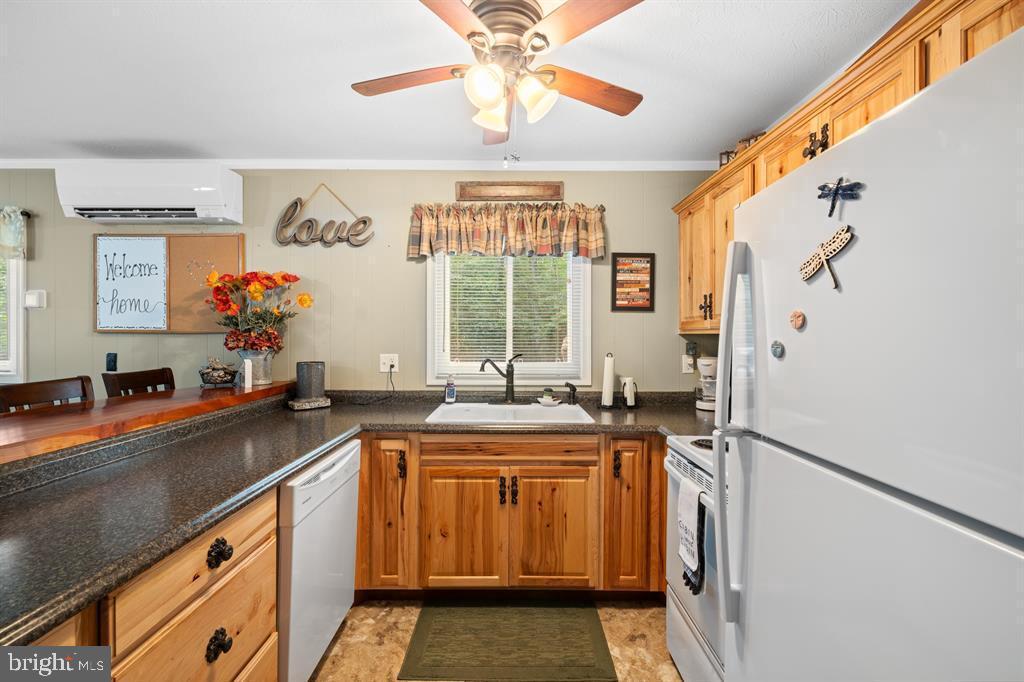 112 JUDD LN, MOUNT JACKSON, Virginia 22842, 2 Bedrooms Bedrooms, ,2 BathroomsBathrooms,Residential,For sale,112 JUDD LN,VASH2012306 MLS # VASH2012306