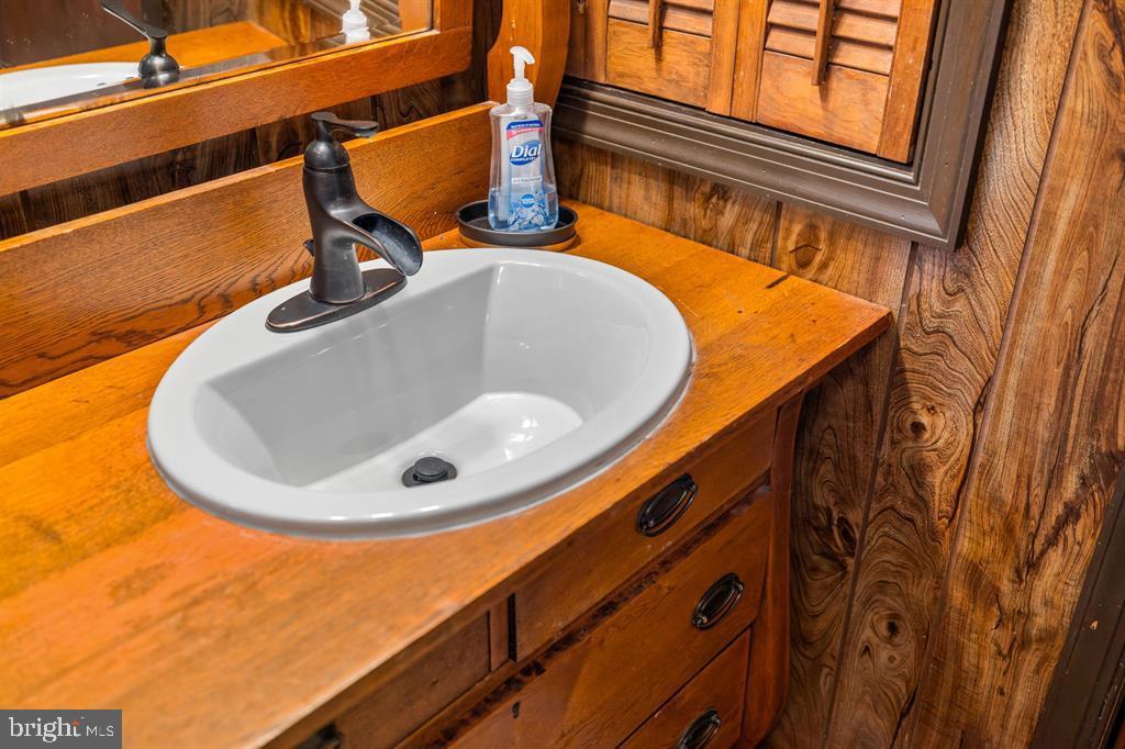 112 JUDD LN, MOUNT JACKSON, Virginia 22842, 2 Bedrooms Bedrooms, ,2 BathroomsBathrooms,Residential,For sale,112 JUDD LN,VASH2012306 MLS # VASH2012306