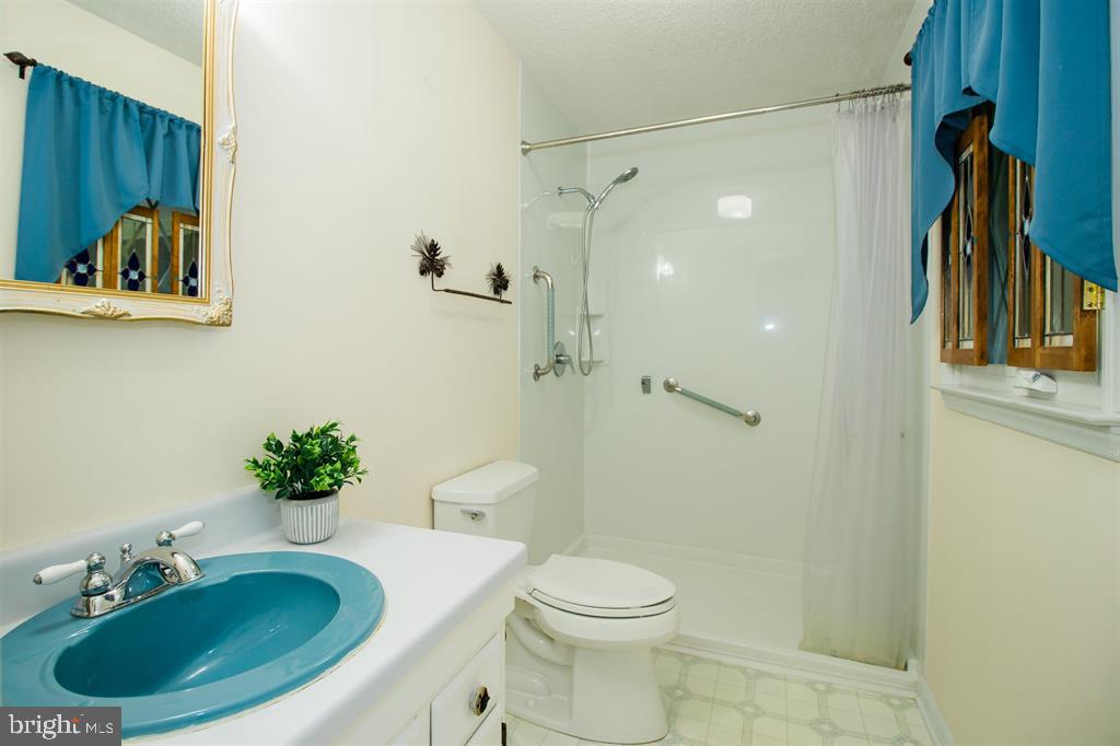 16 TAMELA CT, HARRISONBURG, Virginia 22801, 3 Bedrooms Bedrooms, ,2 BathroomsBathrooms,Residential,For sale,16 TAMELA CT,VAHC2000472 MLS # VAHC2000472