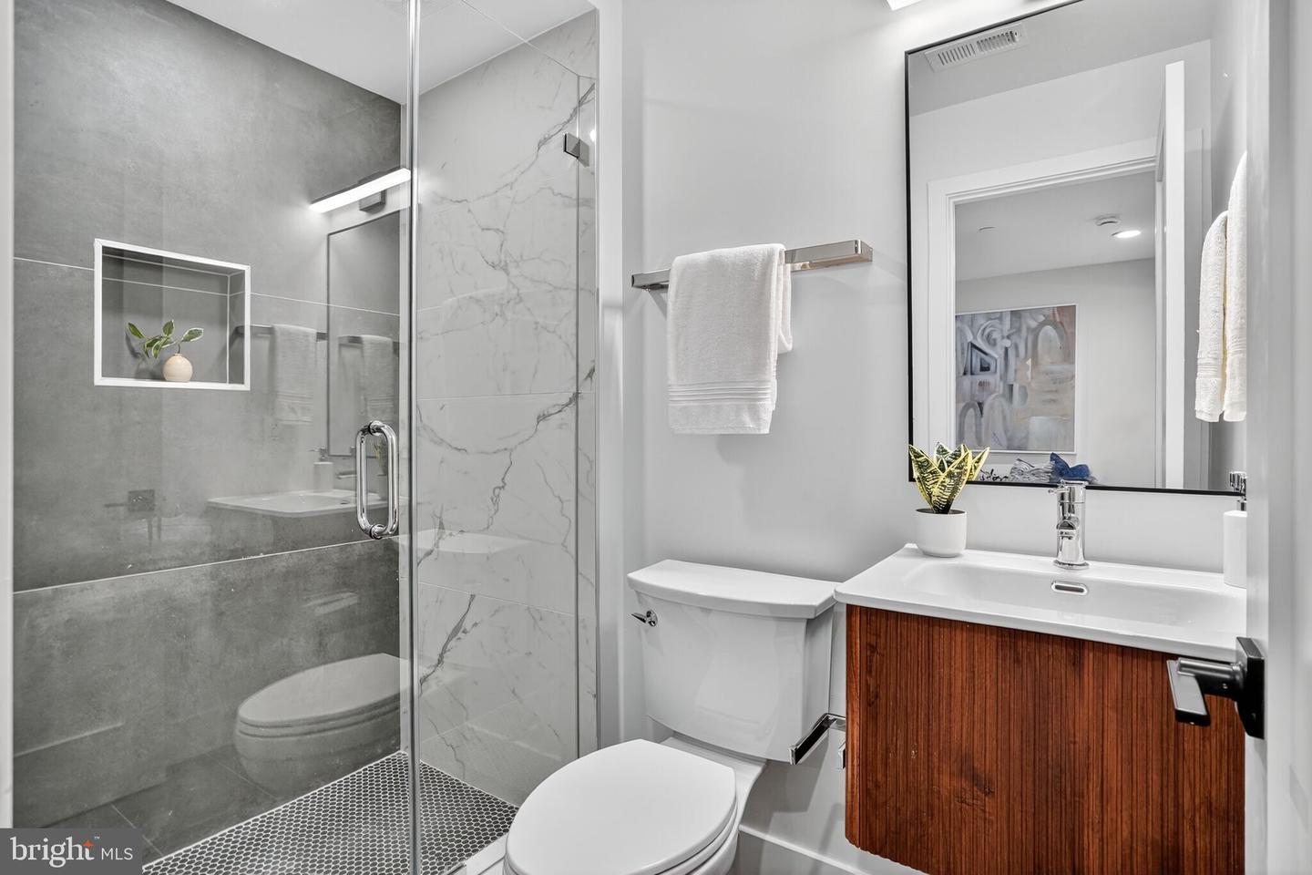WASHINGTON, District Of Columbia 20009, 1 Bedroom Bedrooms, ,1 BathroomBathrooms,Residential,For sale,DCDC2211698 MLS # DCDC2211698