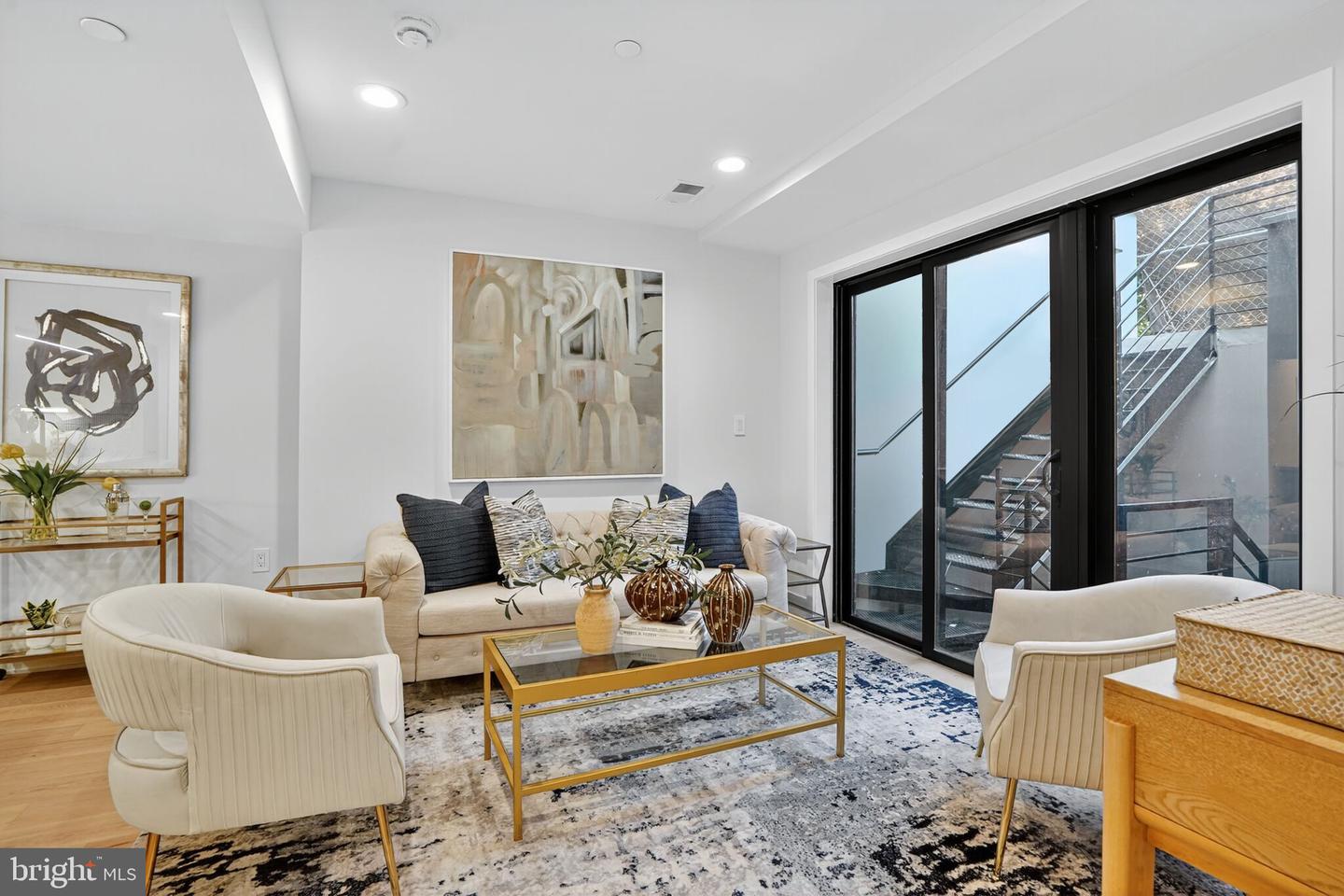 WASHINGTON, District Of Columbia 20009, 1 Bedroom Bedrooms, ,1 BathroomBathrooms,Residential,For sale,DCDC2211698 MLS # DCDC2211698