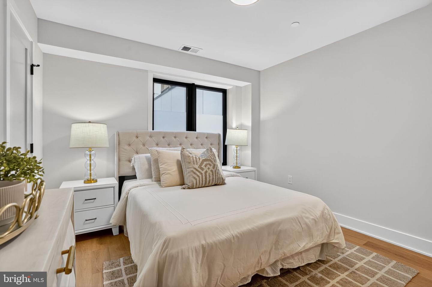 WASHINGTON, District Of Columbia 20009, 1 Bedroom Bedrooms, ,1 BathroomBathrooms,Residential,For sale,DCDC2211698 MLS # DCDC2211698