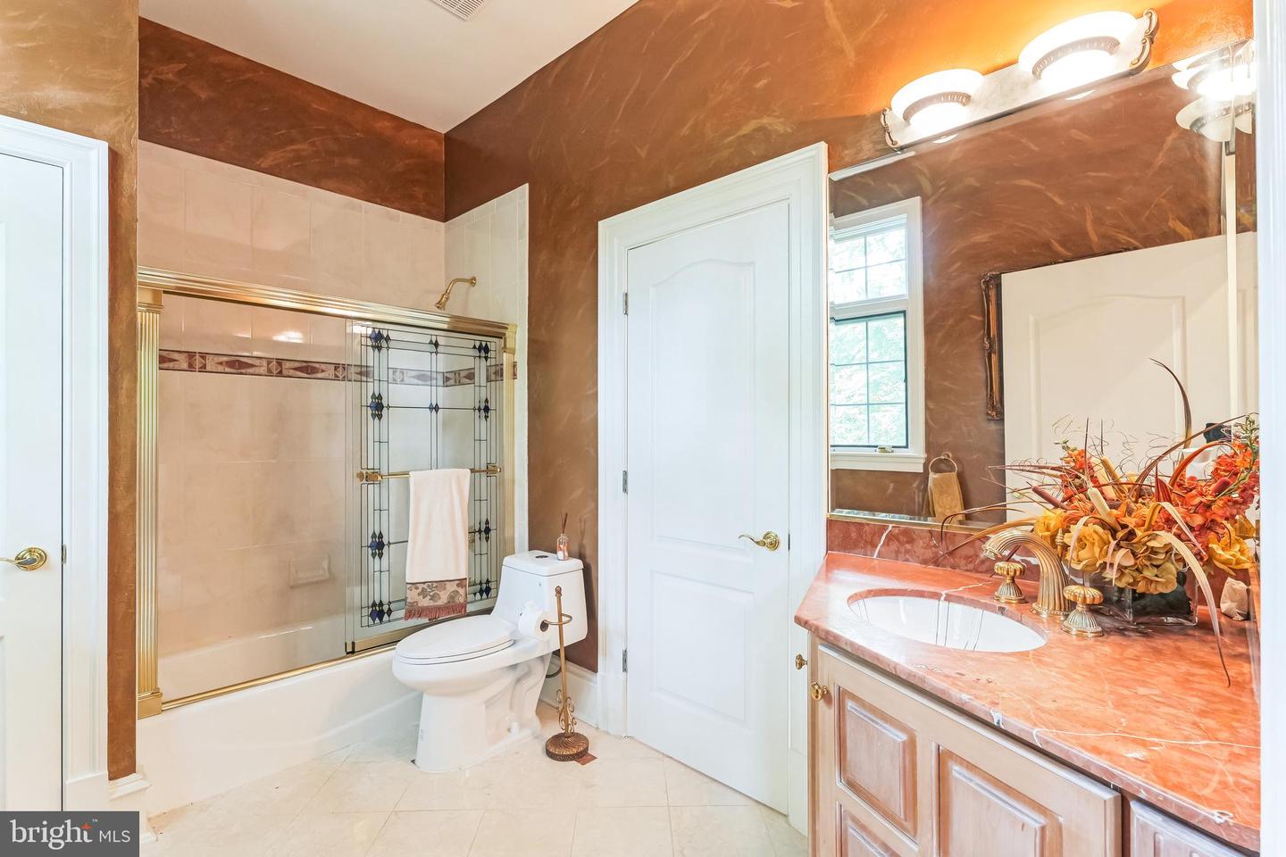 9941 LAWYERS RD, VIENNA, Virginia 22181, 6 Bedrooms Bedrooms, ,7 BathroomsBathrooms,Residential,For sale,9941 LAWYERS RD,VAFX2259158 MLS # VAFX2259158