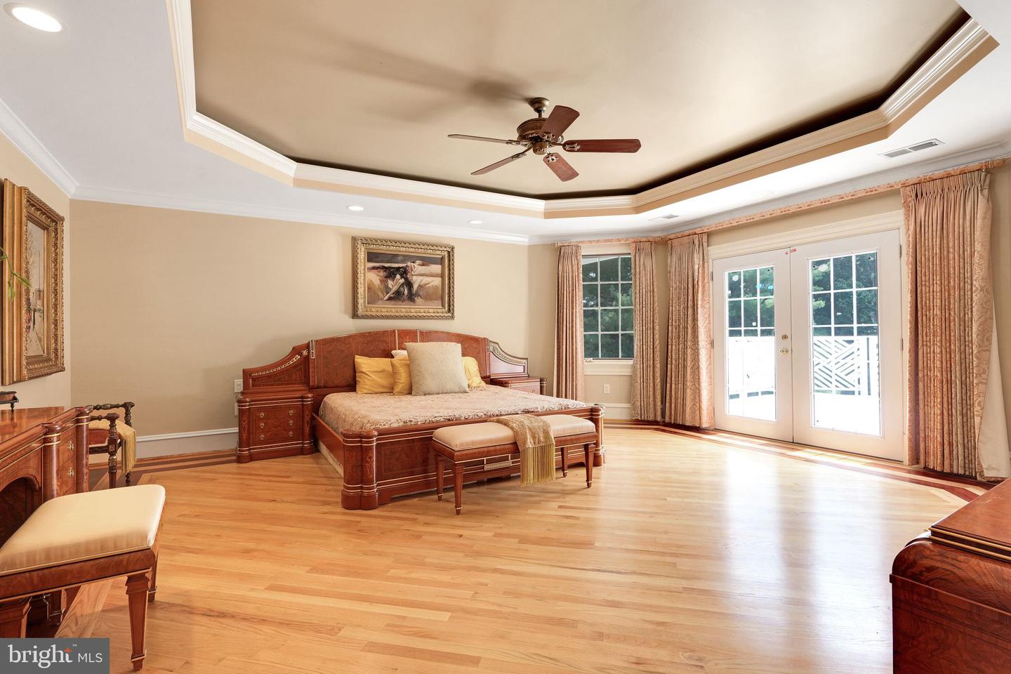 9941 LAWYERS RD, VIENNA, Virginia 22181, 6 Bedrooms Bedrooms, ,7 BathroomsBathrooms,Residential,For sale,9941 LAWYERS RD,VAFX2259158 MLS # VAFX2259158