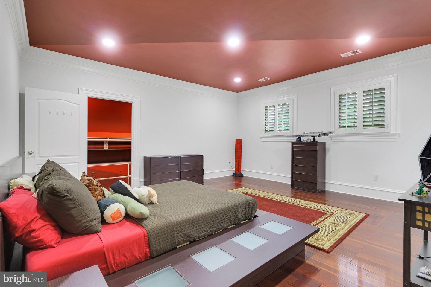 9941 LAWYERS RD, VIENNA, Virginia 22181, 6 Bedrooms Bedrooms, ,7 BathroomsBathrooms,Residential,For sale,9941 LAWYERS RD,VAFX2259158 MLS # VAFX2259158