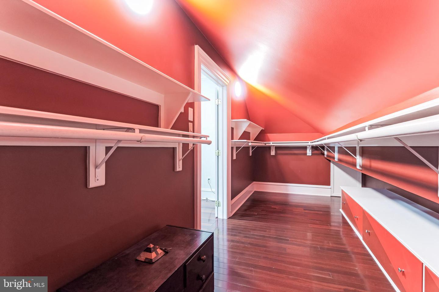 9941 LAWYERS RD, VIENNA, Virginia 22181, 6 Bedrooms Bedrooms, ,7 BathroomsBathrooms,Residential,For sale,9941 LAWYERS RD,VAFX2259158 MLS # VAFX2259158