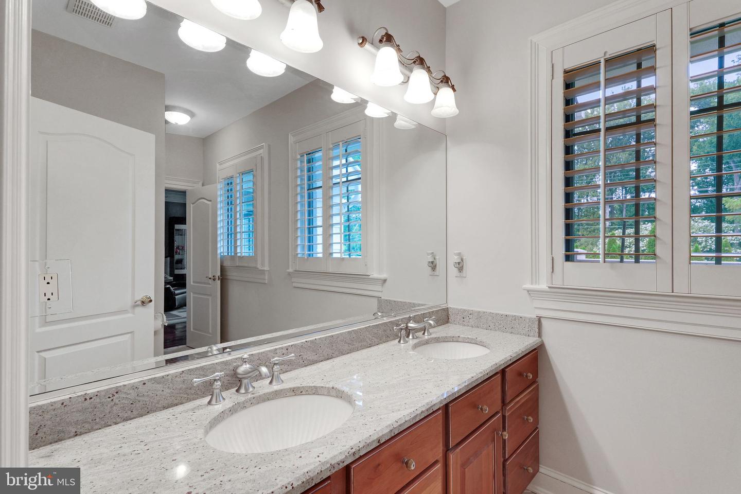 9941 LAWYERS RD, VIENNA, Virginia 22181, 6 Bedrooms Bedrooms, ,7 BathroomsBathrooms,Residential,For sale,9941 LAWYERS RD,VAFX2259158 MLS # VAFX2259158