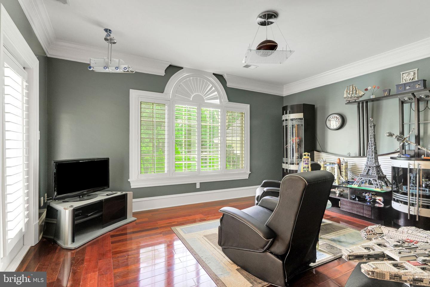 9941 LAWYERS RD, VIENNA, Virginia 22181, 6 Bedrooms Bedrooms, ,7 BathroomsBathrooms,Residential,For sale,9941 LAWYERS RD,VAFX2259158 MLS # VAFX2259158