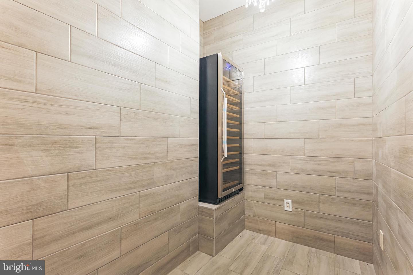 9941 LAWYERS RD, VIENNA, Virginia 22181, 6 Bedrooms Bedrooms, ,7 BathroomsBathrooms,Residential,For sale,9941 LAWYERS RD,VAFX2259158 MLS # VAFX2259158