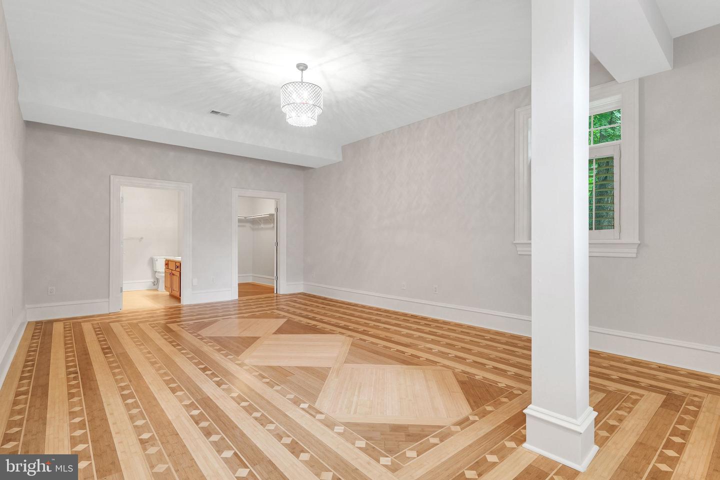 9941 LAWYERS RD, VIENNA, Virginia 22181, 6 Bedrooms Bedrooms, ,7 BathroomsBathrooms,Residential,For sale,9941 LAWYERS RD,VAFX2259158 MLS # VAFX2259158
