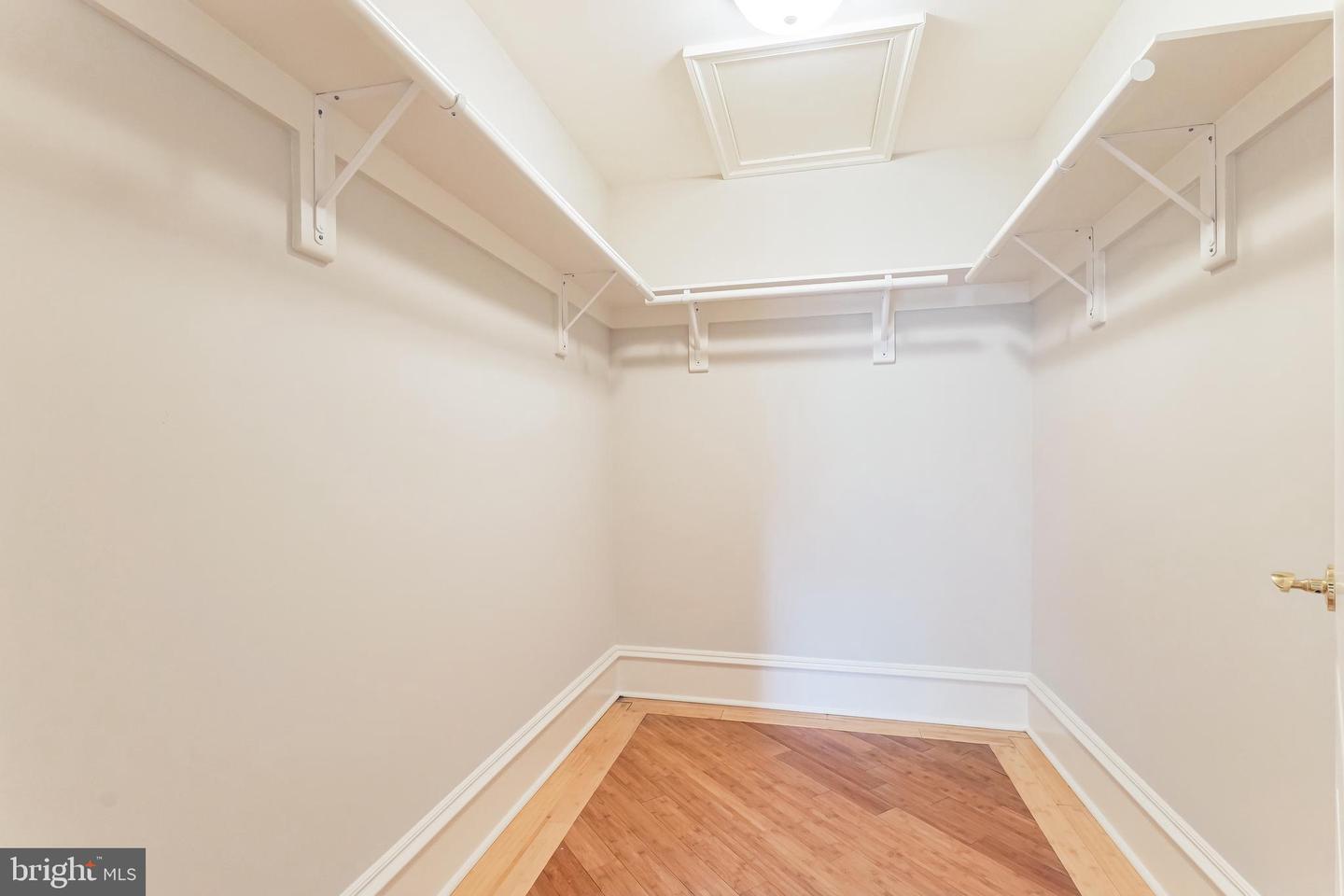 9941 LAWYERS RD, VIENNA, Virginia 22181, 6 Bedrooms Bedrooms, ,7 BathroomsBathrooms,Residential,For sale,9941 LAWYERS RD,VAFX2259158 MLS # VAFX2259158