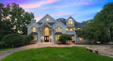 9941 LAWYERS RD, VIENNA, Virginia 22181, 6 Bedrooms Bedrooms, ,7 BathroomsBathrooms,Residential,For sale,9941 LAWYERS RD,VAFX2259158 MLS # VAFX2259158