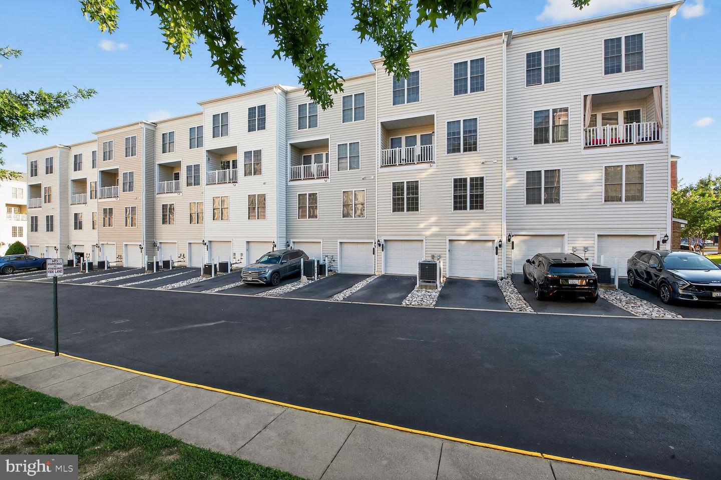 2348 BROOKMOOR LN, WOODBRIDGE, Virginia 22191, 3 Bedrooms Bedrooms, ,2 BathroomsBathrooms,Residential,For sale,2348 BROOKMOOR LN,VAPW2100700 MLS # VAPW2100700