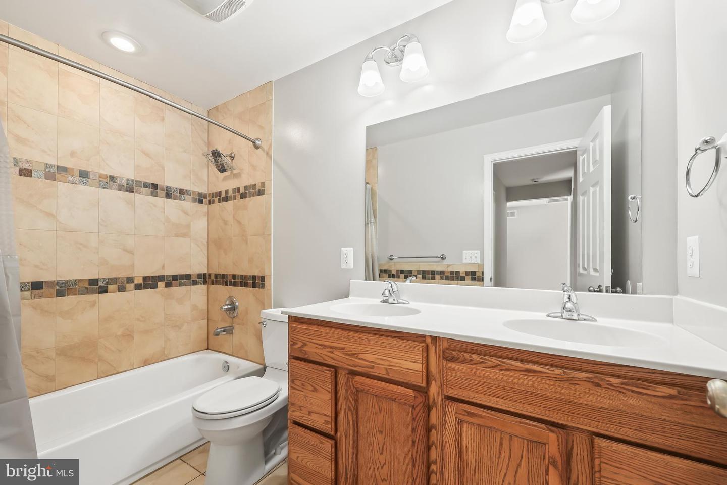 7333 FOX CALL LN, WARRENTON, Virginia 20186, 5 Bedrooms Bedrooms, ,3 BathroomsBathrooms,Residential,For sale,7333 FOX CALL LN,VAFQ2017810 MLS # VAFQ2017810