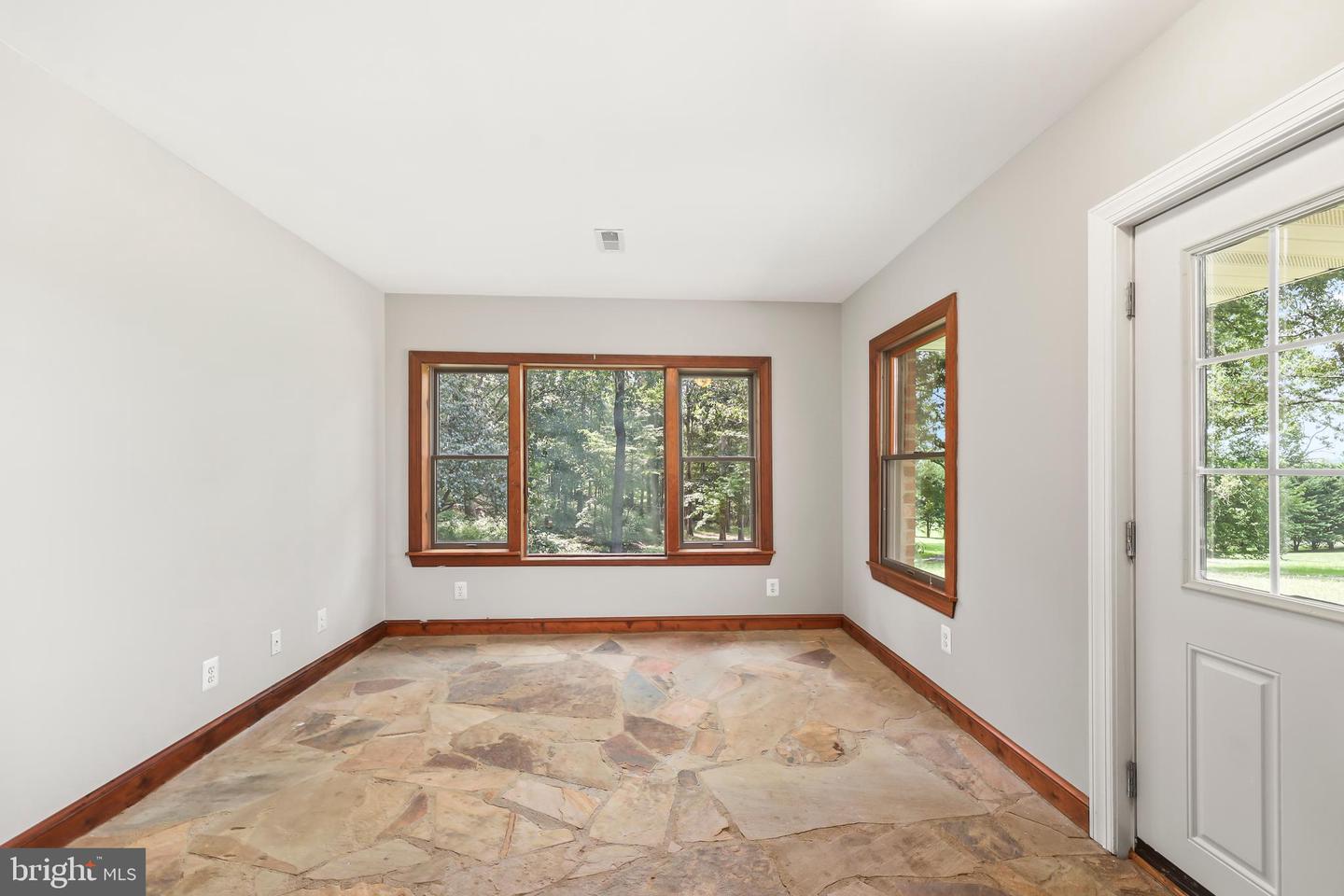 7333 FOX CALL LN, WARRENTON, Virginia 20186, 5 Bedrooms Bedrooms, ,3 BathroomsBathrooms,Residential,For sale,7333 FOX CALL LN,VAFQ2017810 MLS # VAFQ2017810