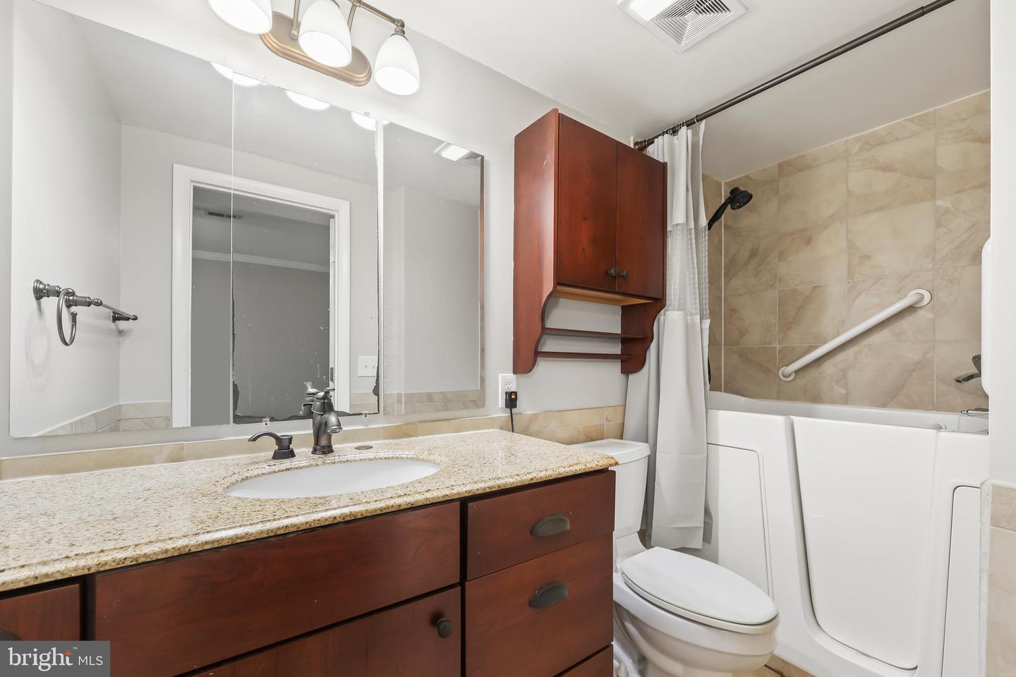 7333 FOX CALL LN, WARRENTON, Virginia 20186, 5 Bedrooms Bedrooms, ,3 BathroomsBathrooms,Residential,For sale,7333 FOX CALL LN,VAFQ2017810 MLS # VAFQ2017810