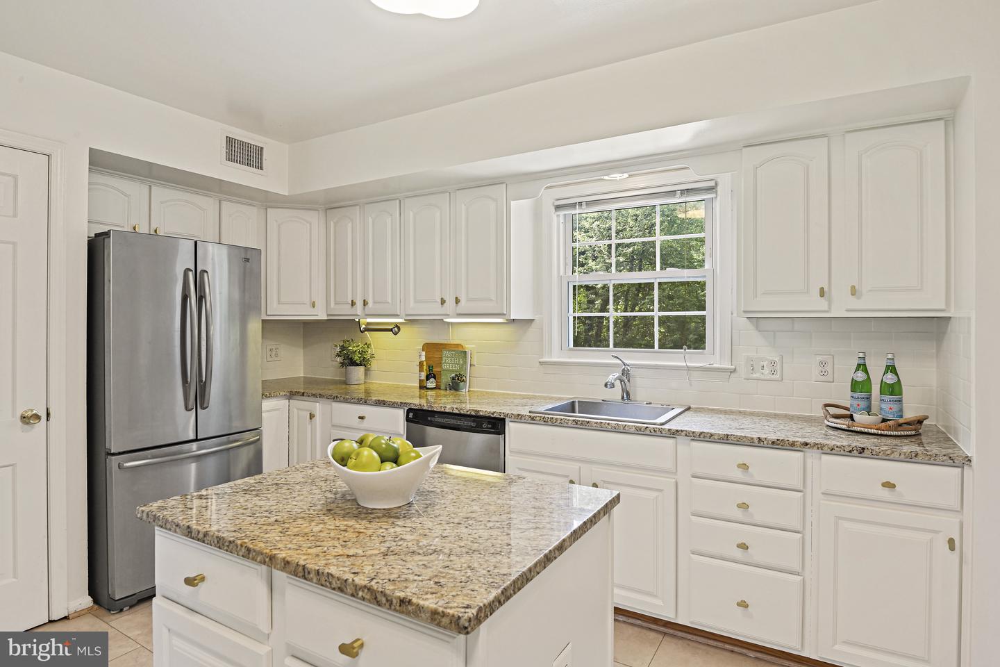 8007 LEWINSVILLE RD, MCLEAN, Virginia 22102, 4 Bedrooms Bedrooms, ,3 BathroomsBathrooms,Residential,For sale,8007 LEWINSVILLE RD,VAFX2259402 MLS # VAFX2259402