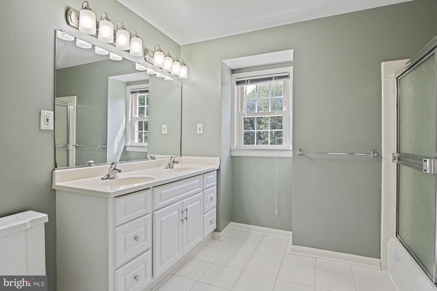 8007 LEWINSVILLE RD, MCLEAN, Virginia 22102, 4 Bedrooms Bedrooms, ,3 BathroomsBathrooms,Residential,For sale,8007 LEWINSVILLE RD,VAFX2259402 MLS # VAFX2259402