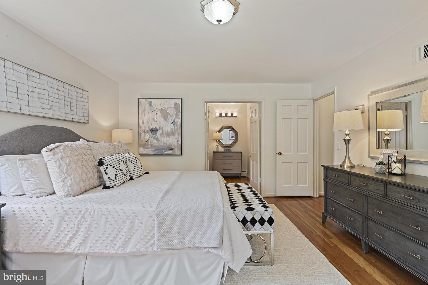 8007 LEWINSVILLE RD, MCLEAN, Virginia 22102, 4 Bedrooms Bedrooms, ,3 BathroomsBathrooms,Residential,For sale,8007 LEWINSVILLE RD,VAFX2259402 MLS # VAFX2259402