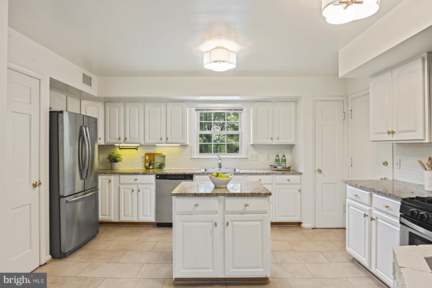 8007 LEWINSVILLE RD, MCLEAN, Virginia 22102, 4 Bedrooms Bedrooms, ,3 BathroomsBathrooms,Residential,For sale,8007 LEWINSVILLE RD,VAFX2259402 MLS # VAFX2259402