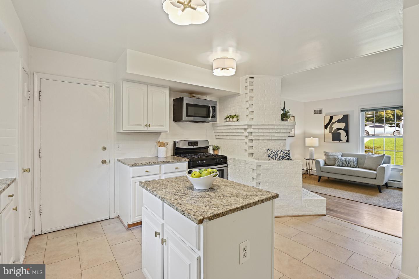 8007 LEWINSVILLE RD, MCLEAN, Virginia 22102, 4 Bedrooms Bedrooms, ,3 BathroomsBathrooms,Residential,For sale,8007 LEWINSVILLE RD,VAFX2259402 MLS # VAFX2259402