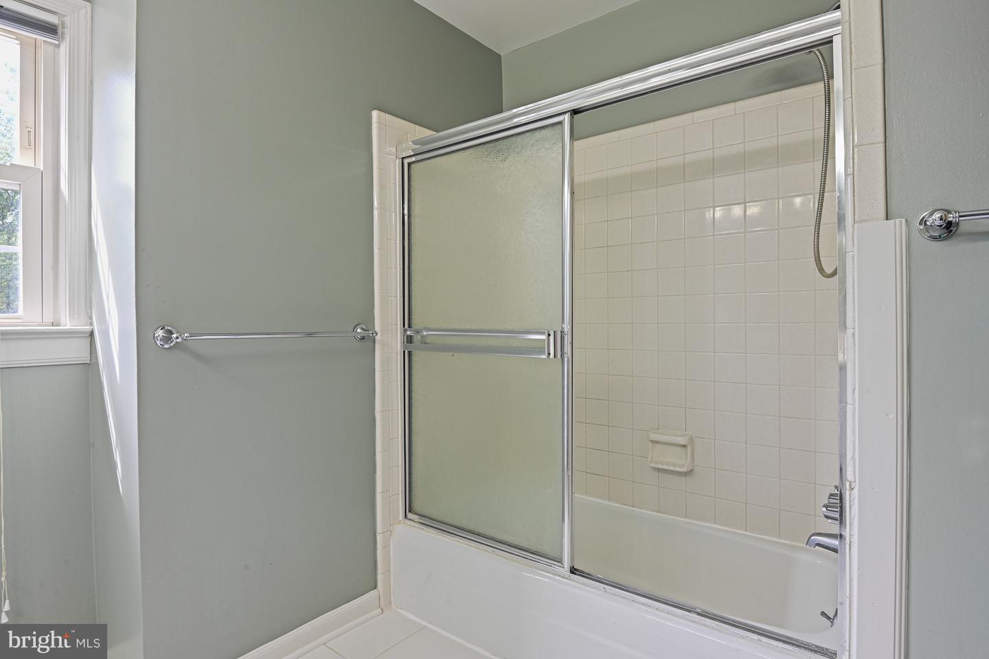 8007 LEWINSVILLE RD, MCLEAN, Virginia 22102, 4 Bedrooms Bedrooms, ,3 BathroomsBathrooms,Residential,For sale,8007 LEWINSVILLE RD,VAFX2259402 MLS # VAFX2259402