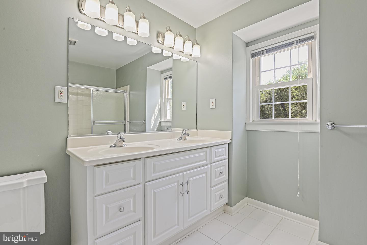 8007 LEWINSVILLE RD, MCLEAN, Virginia 22102, 4 Bedrooms Bedrooms, ,3 BathroomsBathrooms,Residential,For sale,8007 LEWINSVILLE RD,VAFX2259402 MLS # VAFX2259402