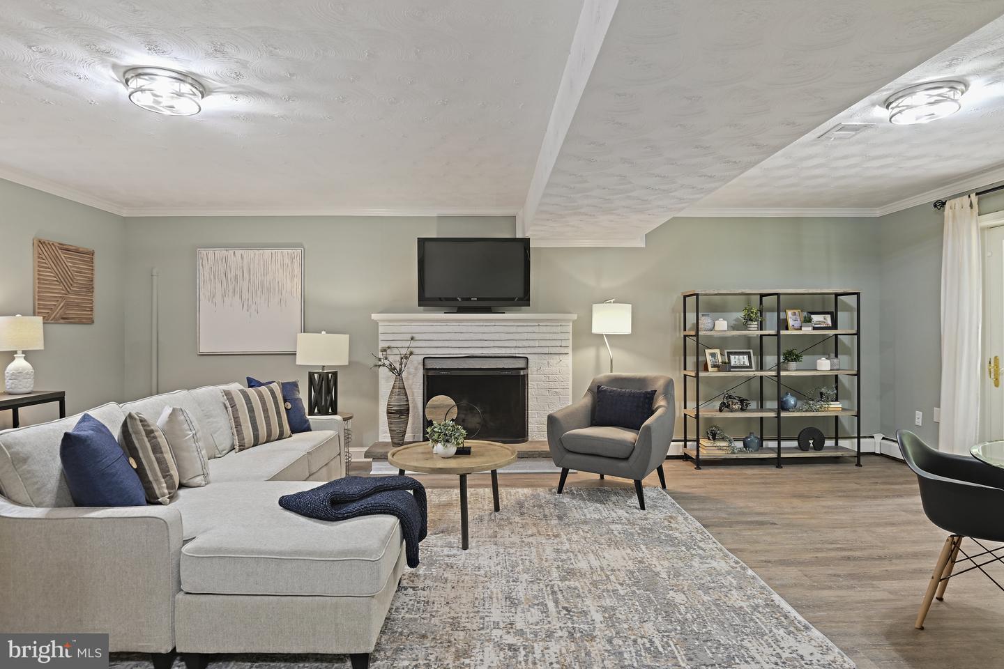 8007 LEWINSVILLE RD, MCLEAN, Virginia 22102, 4 Bedrooms Bedrooms, ,3 BathroomsBathrooms,Residential,For sale,8007 LEWINSVILLE RD,VAFX2259402 MLS # VAFX2259402