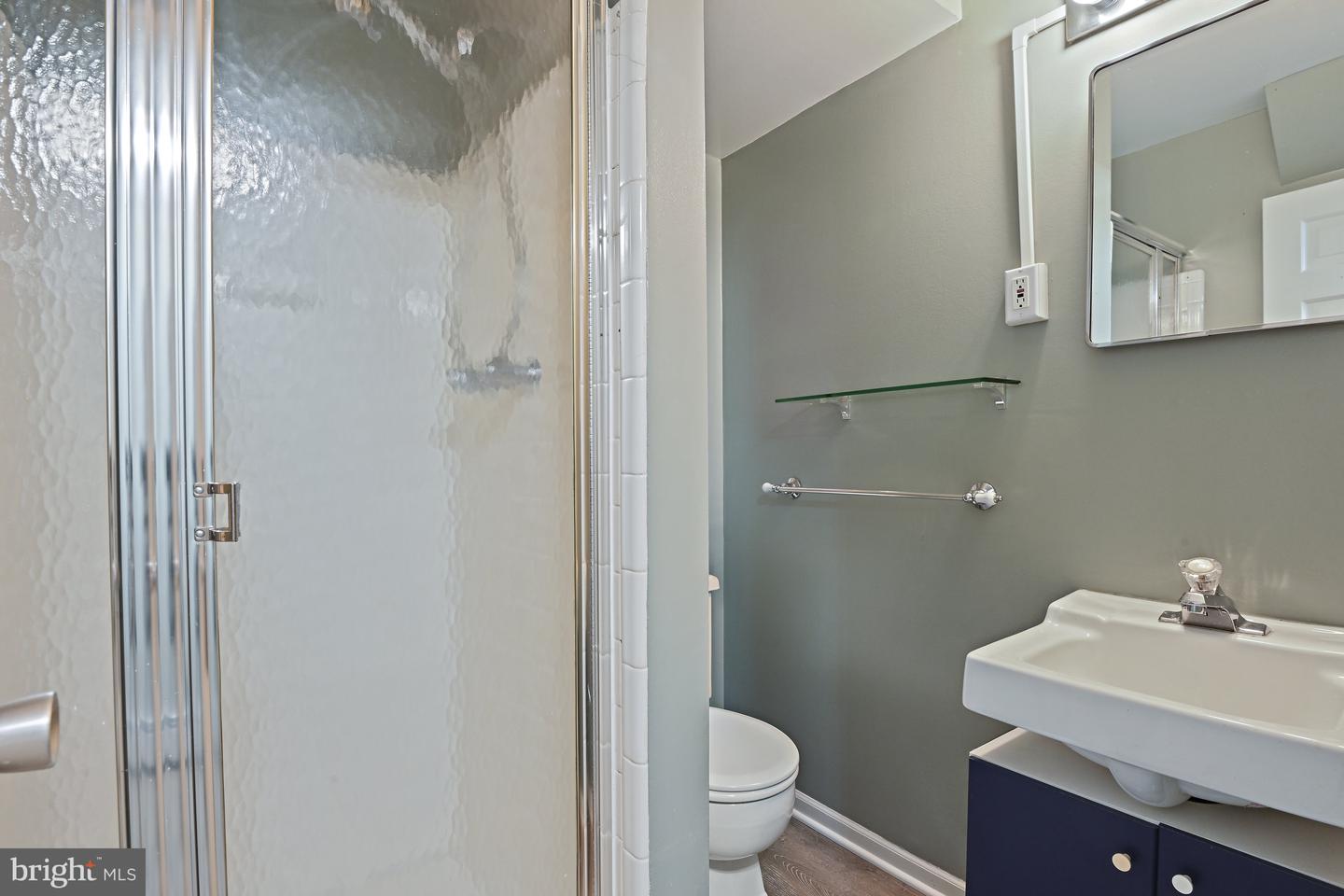 8007 LEWINSVILLE RD, MCLEAN, Virginia 22102, 4 Bedrooms Bedrooms, ,3 BathroomsBathrooms,Residential,For sale,8007 LEWINSVILLE RD,VAFX2259402 MLS # VAFX2259402