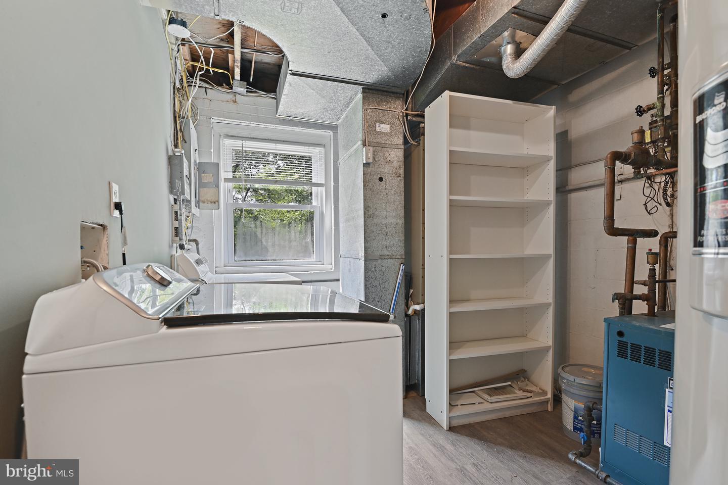 8007 LEWINSVILLE RD, MCLEAN, Virginia 22102, 4 Bedrooms Bedrooms, ,3 BathroomsBathrooms,Residential,For sale,8007 LEWINSVILLE RD,VAFX2259402 MLS # VAFX2259402