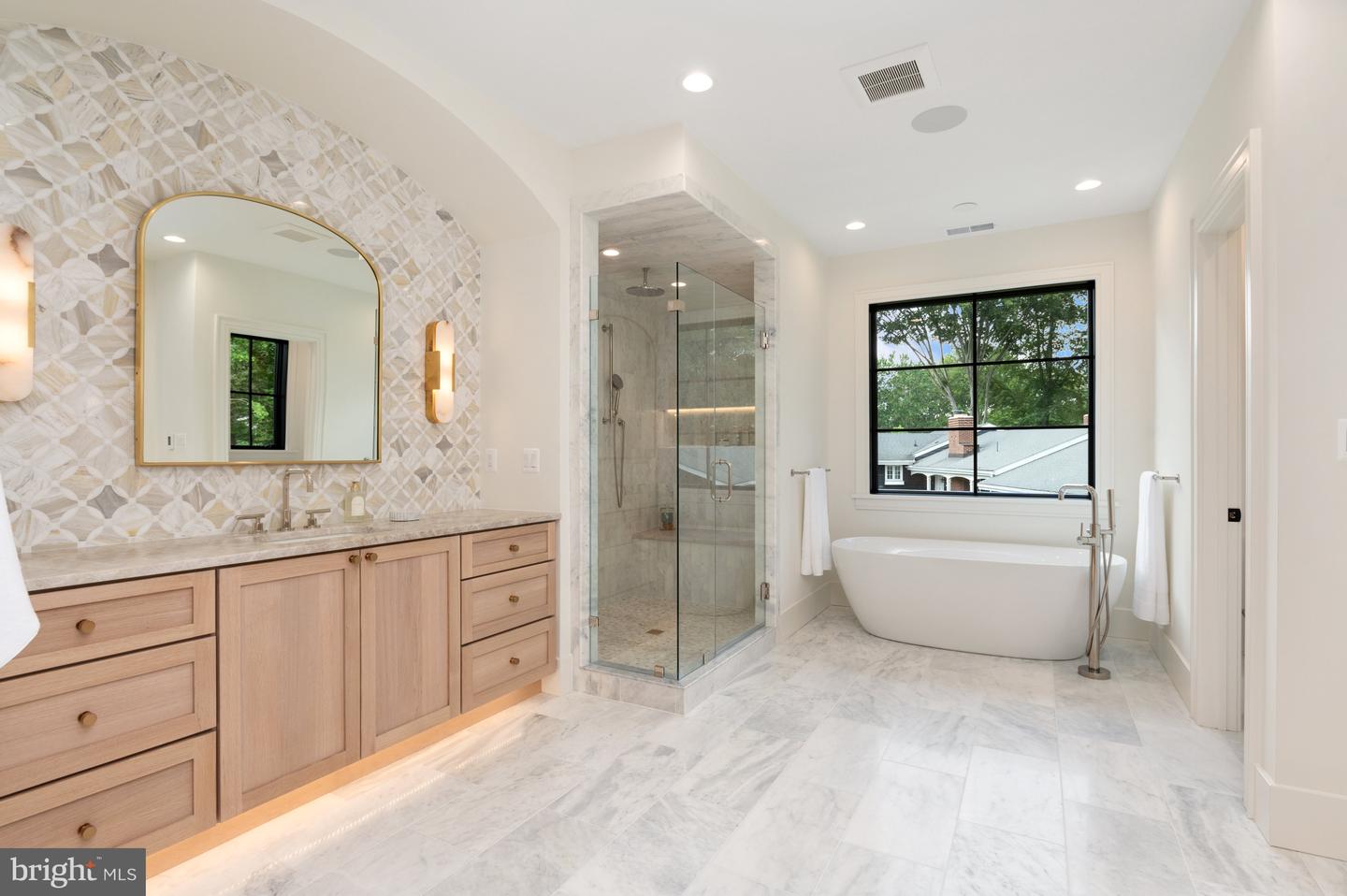 5950 WOODACRE CT, MCLEAN, Virginia 22101, 6 Bedrooms Bedrooms, ,7 BathroomsBathrooms,Residential,For sale,5950 WOODACRE CT,VAFX2259956 MLS # VAFX2259956