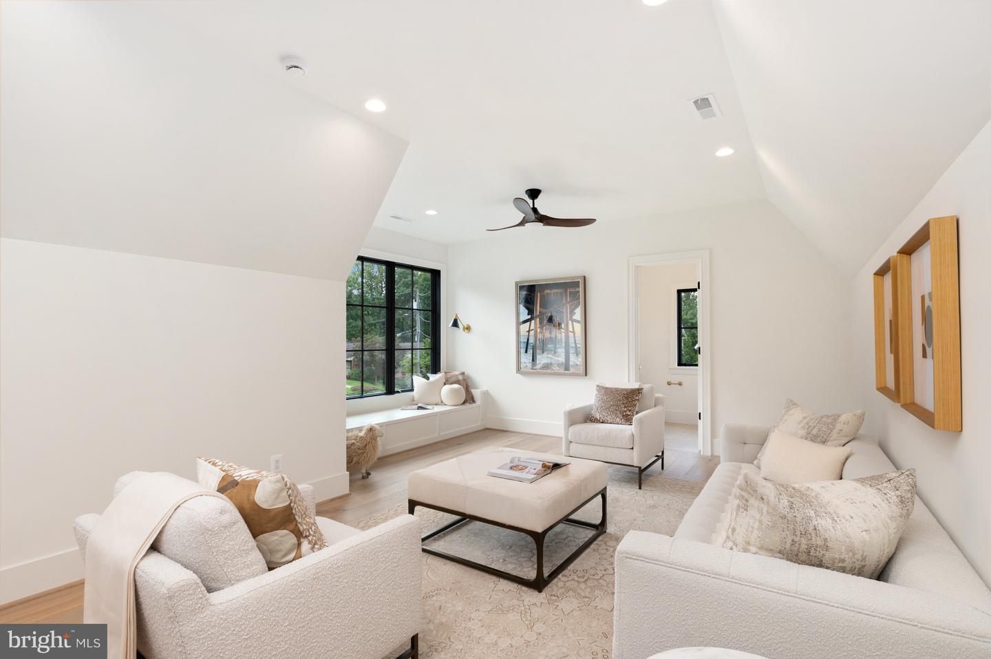 5950 WOODACRE CT, MCLEAN, Virginia 22101, 6 Bedrooms Bedrooms, ,7 BathroomsBathrooms,Residential,For sale,5950 WOODACRE CT,VAFX2259956 MLS # VAFX2259956