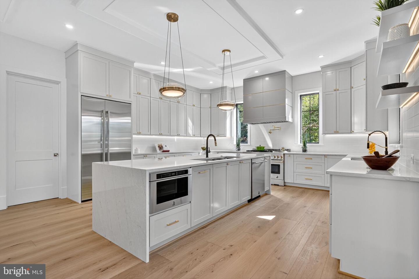 1730 BARBEE ST, MCLEAN, Virginia 22101, 6 Bedrooms Bedrooms, ,5 BathroomsBathrooms,Residential,For sale,1730 BARBEE ST,VAFX2259852 MLS # VAFX2259852