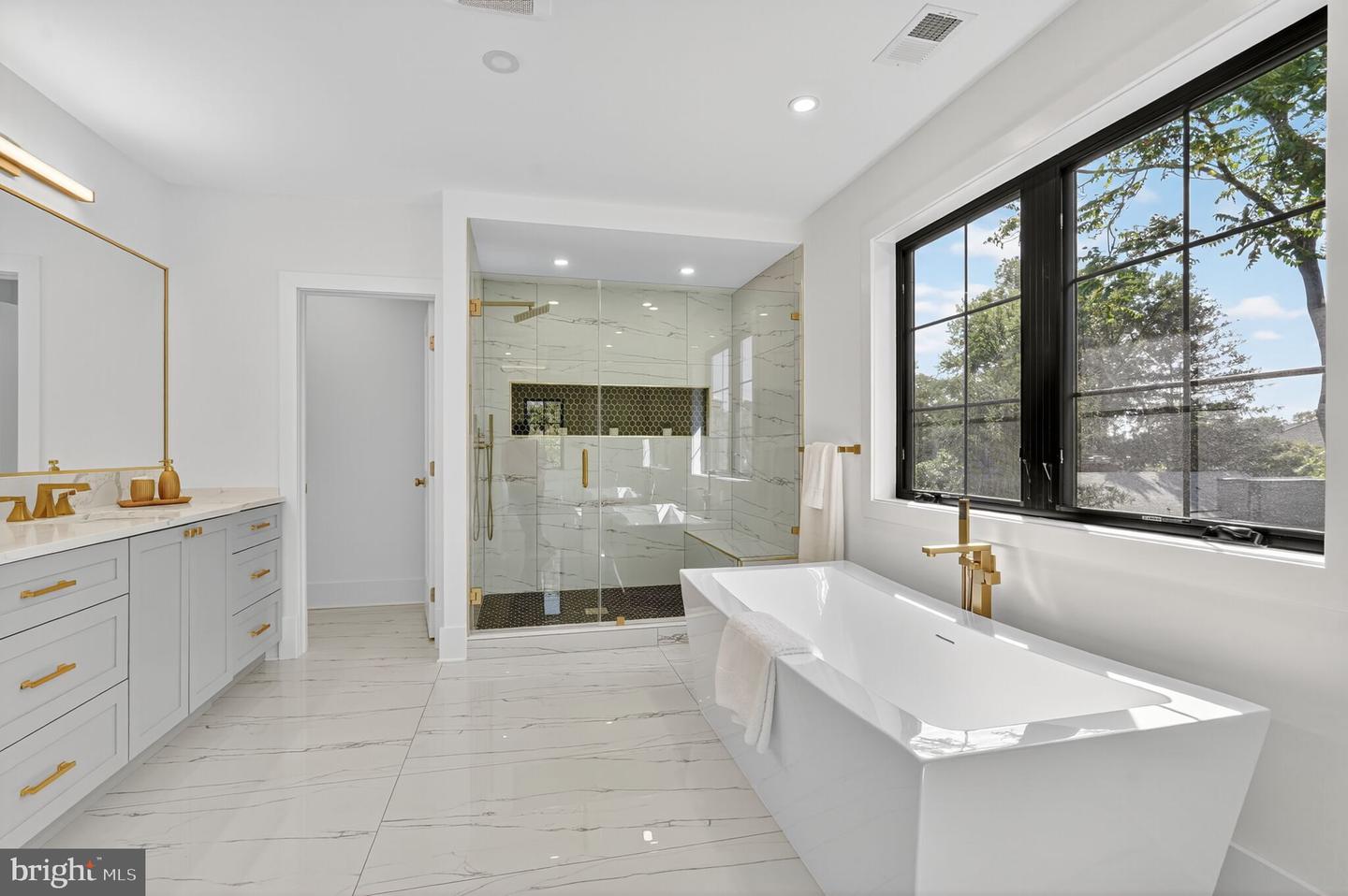 1730 BARBEE ST, MCLEAN, Virginia 22101, 6 Bedrooms Bedrooms, ,5 BathroomsBathrooms,Residential,For sale,1730 BARBEE ST,VAFX2259852 MLS # VAFX2259852