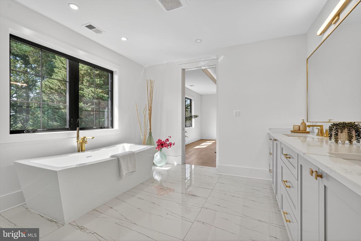 1730 BARBEE ST, MCLEAN, Virginia 22101, 6 Bedrooms Bedrooms, ,5 BathroomsBathrooms,Residential,For sale,1730 BARBEE ST,VAFX2259852 MLS # VAFX2259852