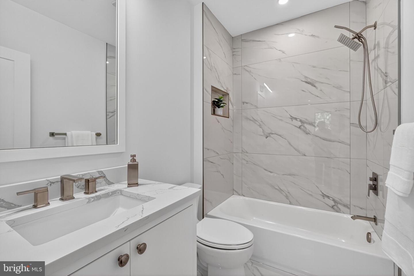 1730 BARBEE ST, MCLEAN, Virginia 22101, 6 Bedrooms Bedrooms, ,5 BathroomsBathrooms,Residential,For sale,1730 BARBEE ST,VAFX2259852 MLS # VAFX2259852