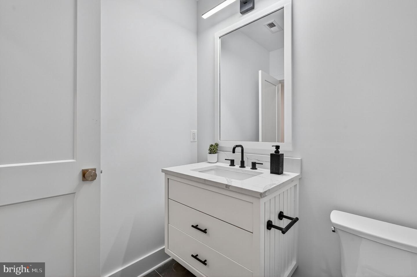 1730 BARBEE ST, MCLEAN, Virginia 22101, 6 Bedrooms Bedrooms, ,5 BathroomsBathrooms,Residential,For sale,1730 BARBEE ST,VAFX2259852 MLS # VAFX2259852