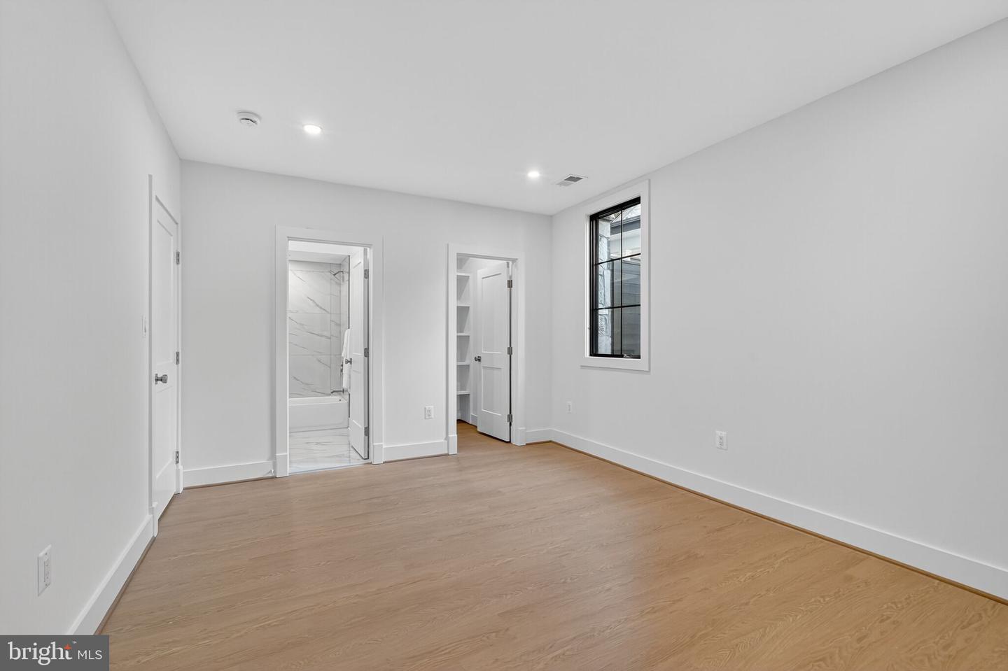 1730 BARBEE ST, MCLEAN, Virginia 22101, 6 Bedrooms Bedrooms, ,5 BathroomsBathrooms,Residential,For sale,1730 BARBEE ST,VAFX2259852 MLS # VAFX2259852