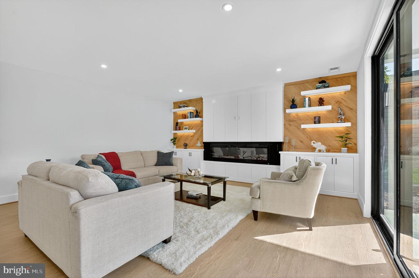 1730 BARBEE ST, MCLEAN, Virginia 22101, 6 Bedrooms Bedrooms, ,5 BathroomsBathrooms,Residential,For sale,1730 BARBEE ST,VAFX2259852 MLS # VAFX2259852