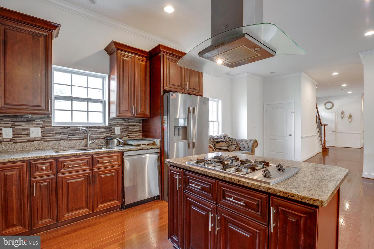 3954 WALNUT ST, FAIRFAX, Virginia 22030, 5 Bedrooms Bedrooms, ,4 BathroomsBathrooms,Residential,For sale,3954 WALNUT ST,VAFC2006756 MLS # VAFC2006756