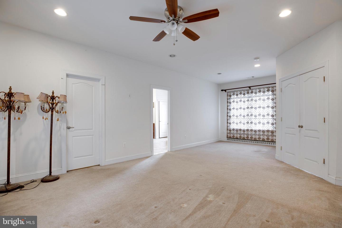 3954 WALNUT ST, FAIRFAX, Virginia 22030, 5 Bedrooms Bedrooms, ,4 BathroomsBathrooms,Residential,For sale,3954 WALNUT ST,VAFC2006756 MLS # VAFC2006756
