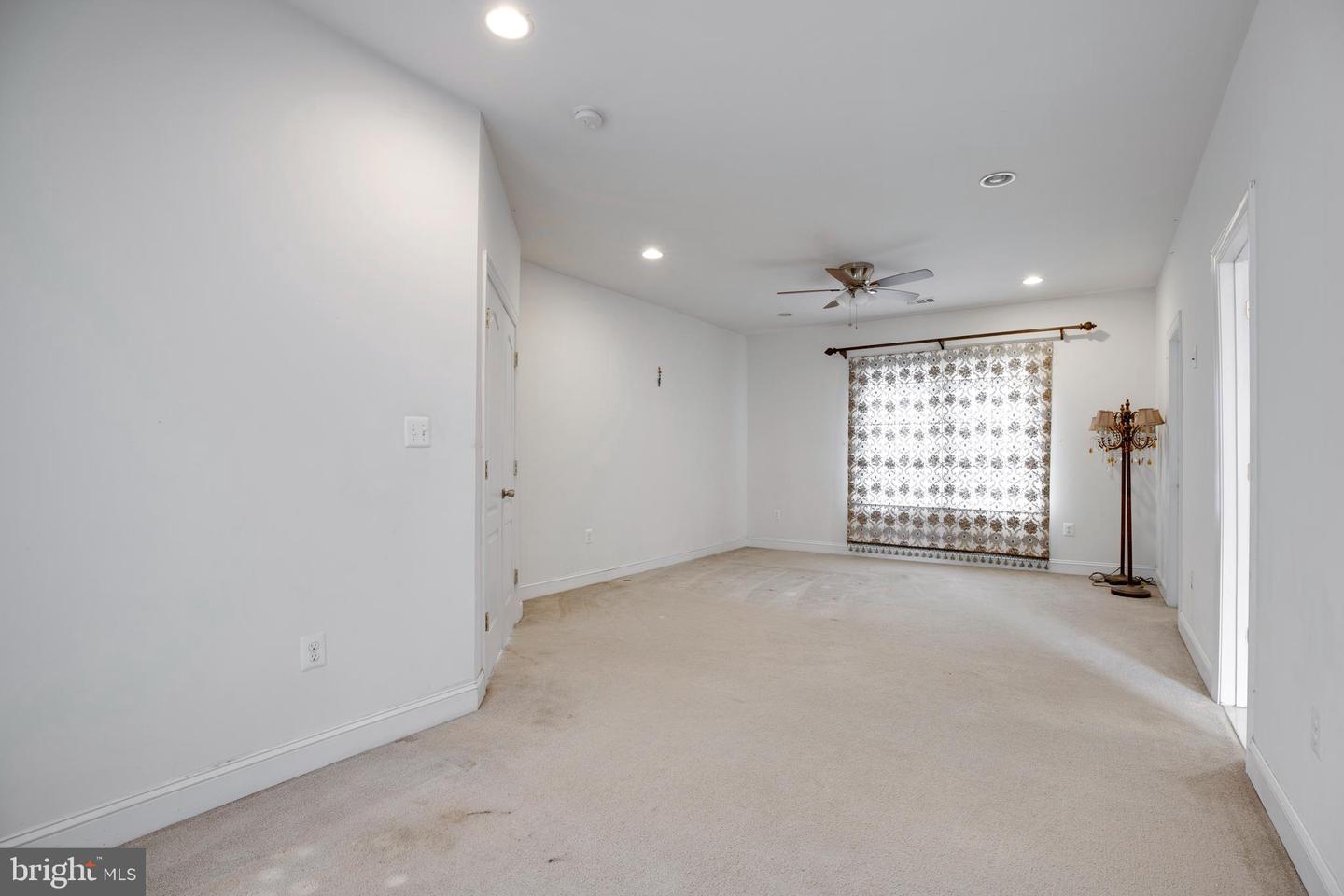 3954 WALNUT ST, FAIRFAX, Virginia 22030, 5 Bedrooms Bedrooms, ,4 BathroomsBathrooms,Residential,For sale,3954 WALNUT ST,VAFC2006756 MLS # VAFC2006756