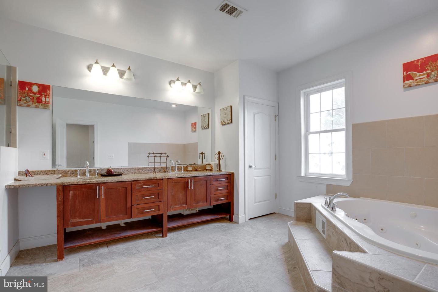 3954 WALNUT ST, FAIRFAX, Virginia 22030, 5 Bedrooms Bedrooms, ,4 BathroomsBathrooms,Residential,For sale,3954 WALNUT ST,VAFC2006756 MLS # VAFC2006756