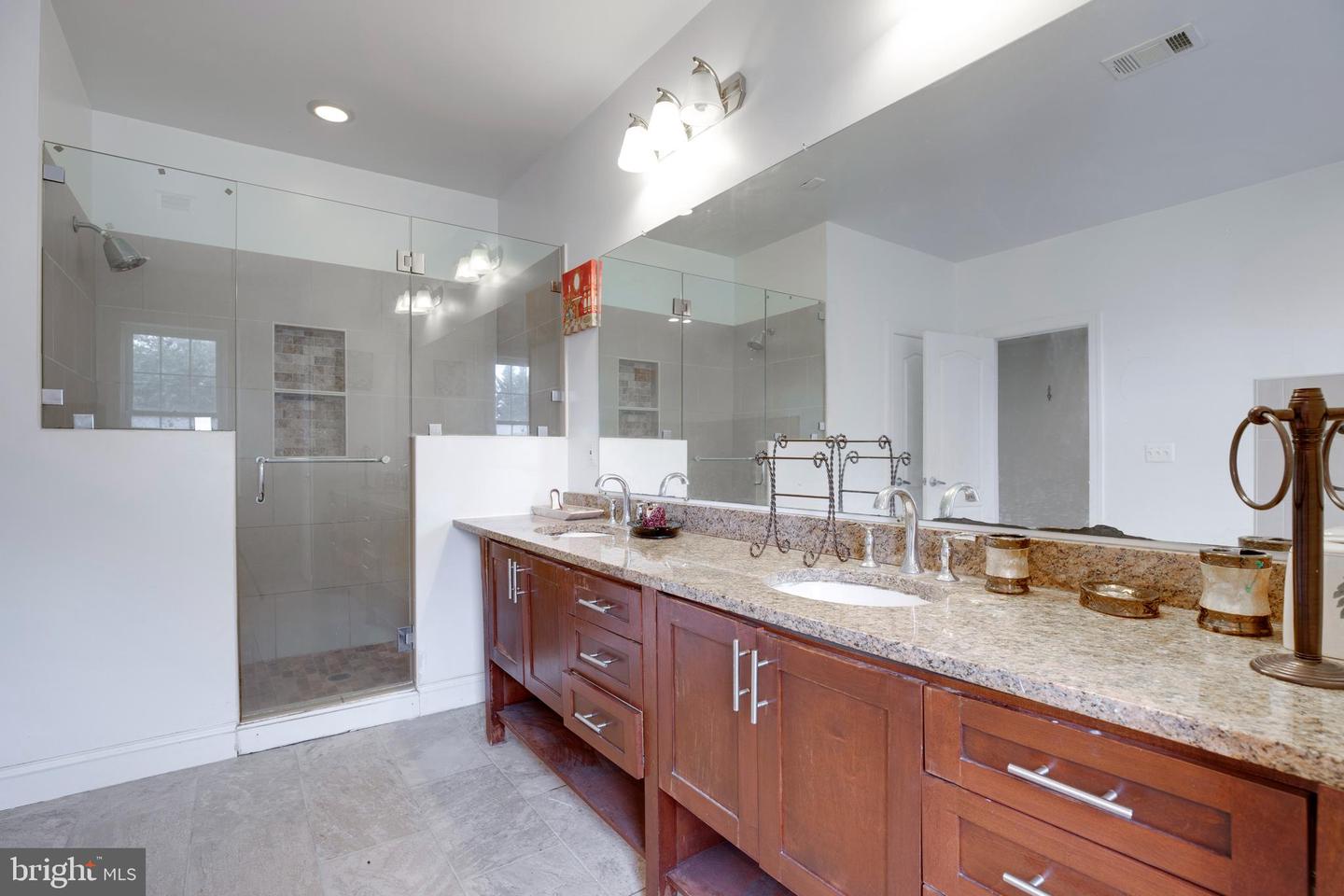 3954 WALNUT ST, FAIRFAX, Virginia 22030, 5 Bedrooms Bedrooms, ,4 BathroomsBathrooms,Residential,For sale,3954 WALNUT ST,VAFC2006756 MLS # VAFC2006756