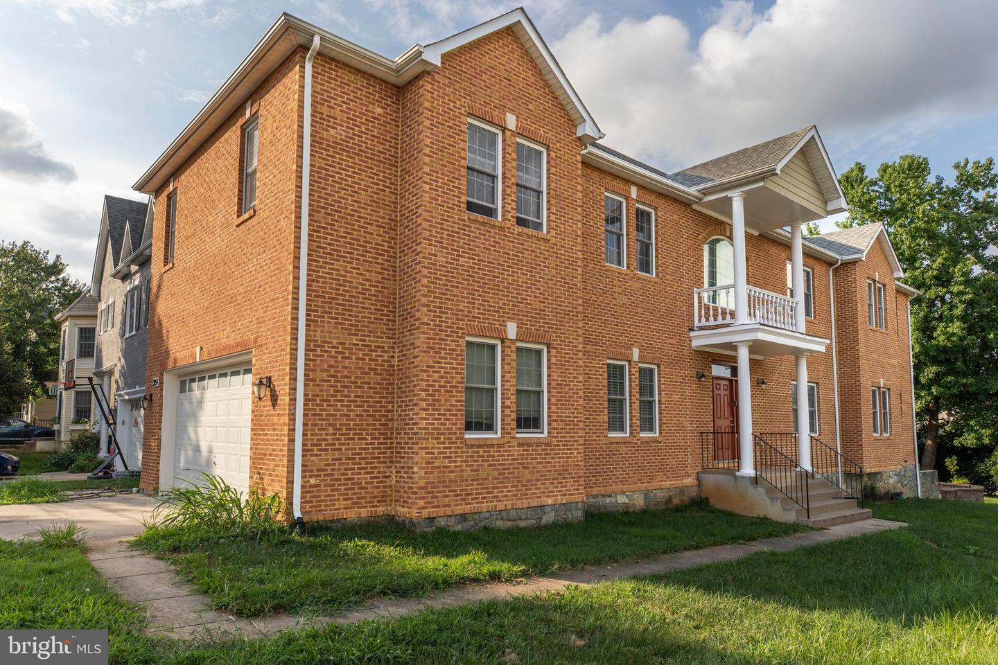 3954 WALNUT ST, FAIRFAX, Virginia 22030, 5 Bedrooms Bedrooms, ,4 BathroomsBathrooms,Residential,For sale,3954 WALNUT ST,VAFC2006756 MLS # VAFC2006756