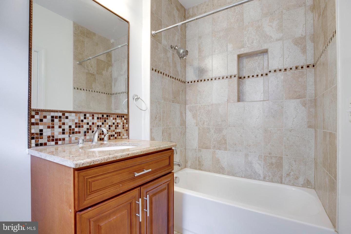 3954 WALNUT ST, FAIRFAX, Virginia 22030, 5 Bedrooms Bedrooms, ,4 BathroomsBathrooms,Residential,For sale,3954 WALNUT ST,VAFC2006756 MLS # VAFC2006756