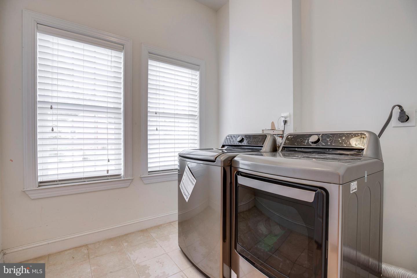 3954 WALNUT ST, FAIRFAX, Virginia 22030, 5 Bedrooms Bedrooms, ,4 BathroomsBathrooms,Residential,For sale,3954 WALNUT ST,VAFC2006756 MLS # VAFC2006756
