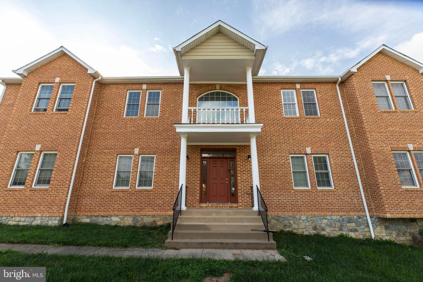 3954 WALNUT ST, FAIRFAX, Virginia 22030, 5 Bedrooms Bedrooms, ,4 BathroomsBathrooms,Residential,For sale,3954 WALNUT ST,VAFC2006756 MLS # VAFC2006756