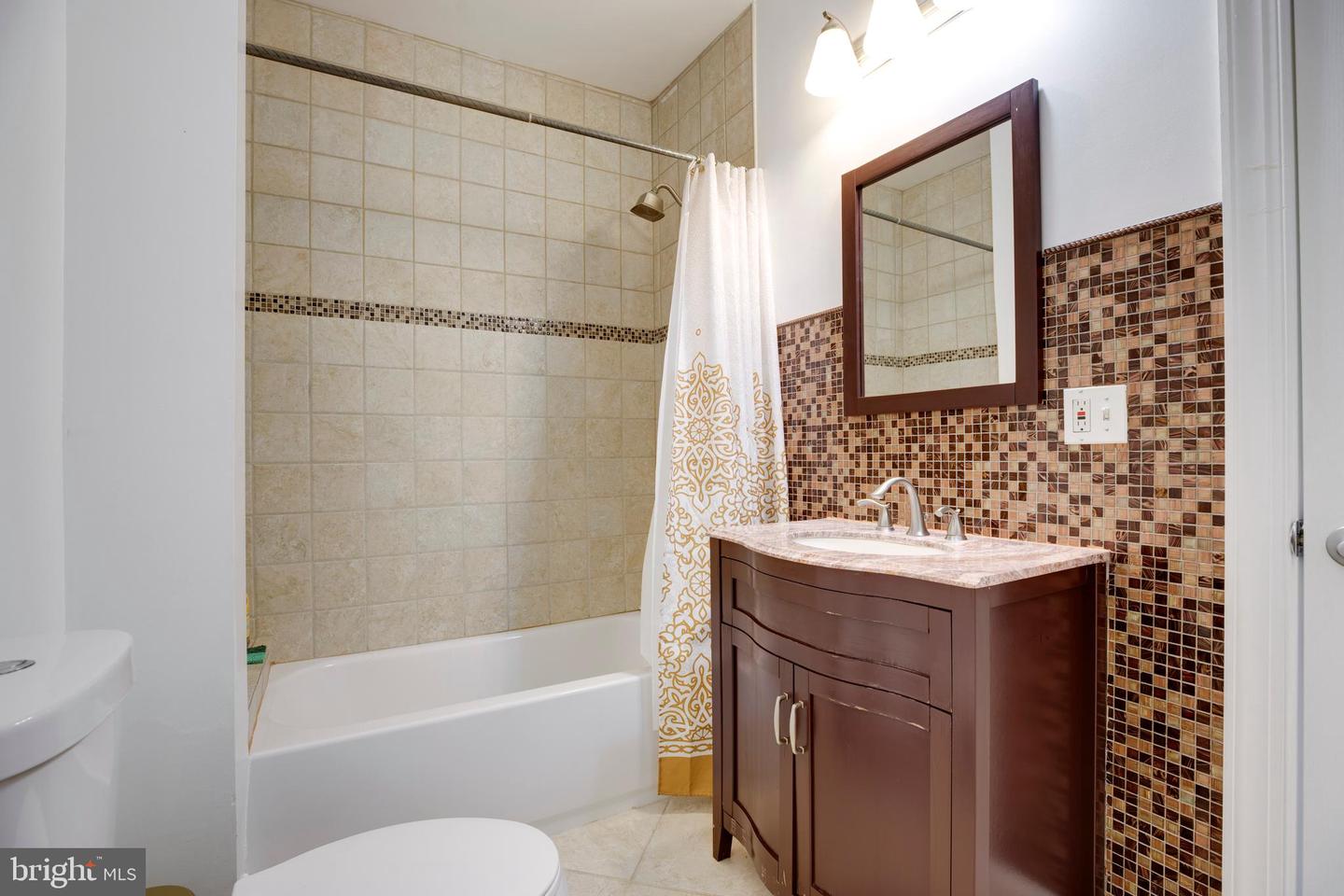 3954 WALNUT ST, FAIRFAX, Virginia 22030, 5 Bedrooms Bedrooms, ,4 BathroomsBathrooms,Residential,For sale,3954 WALNUT ST,VAFC2006756 MLS # VAFC2006756