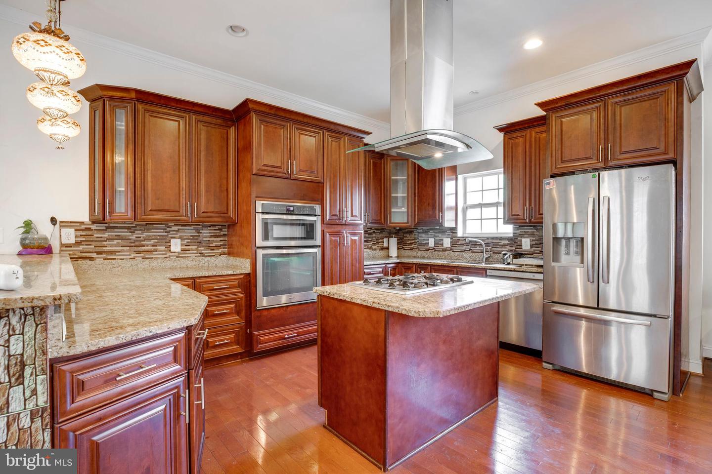 3954 WALNUT ST, FAIRFAX, Virginia 22030, 5 Bedrooms Bedrooms, ,4 BathroomsBathrooms,Residential,For sale,3954 WALNUT ST,VAFC2006756 MLS # VAFC2006756